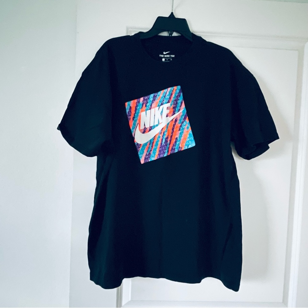 Mens Nike tee